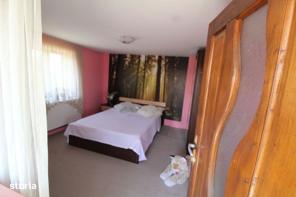 Casă cu teren 2122 m²,  utilități gaze+apă, Godinești