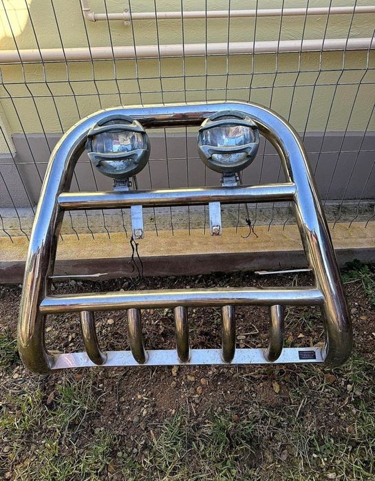 Bullbar / bară frontală inox cu proiectoare – off-road / SUV