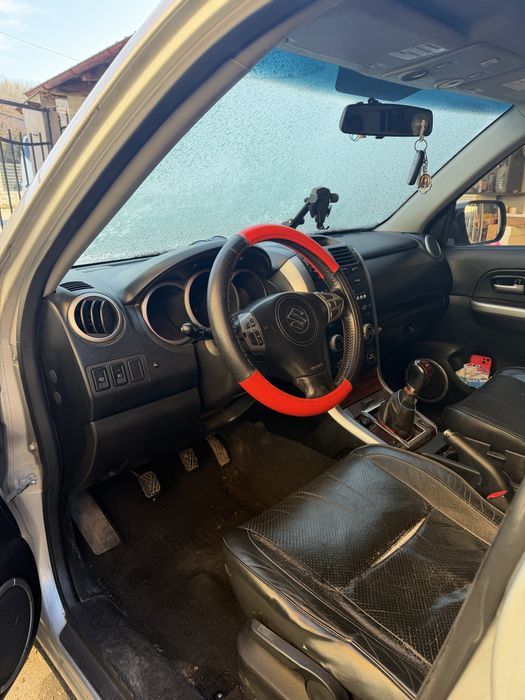 Vand sau schimb Suzuki grand vitara
