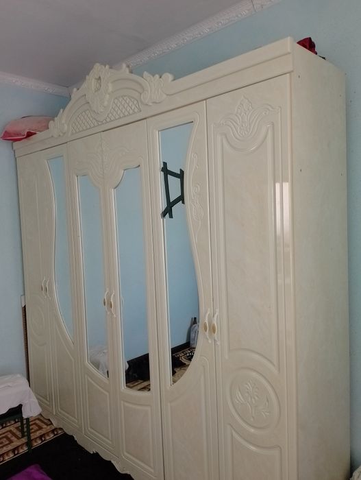 Kiyim kechak shkafi Eni 2.5m kelishilgan