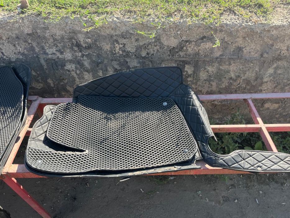 Продам полики Rav4