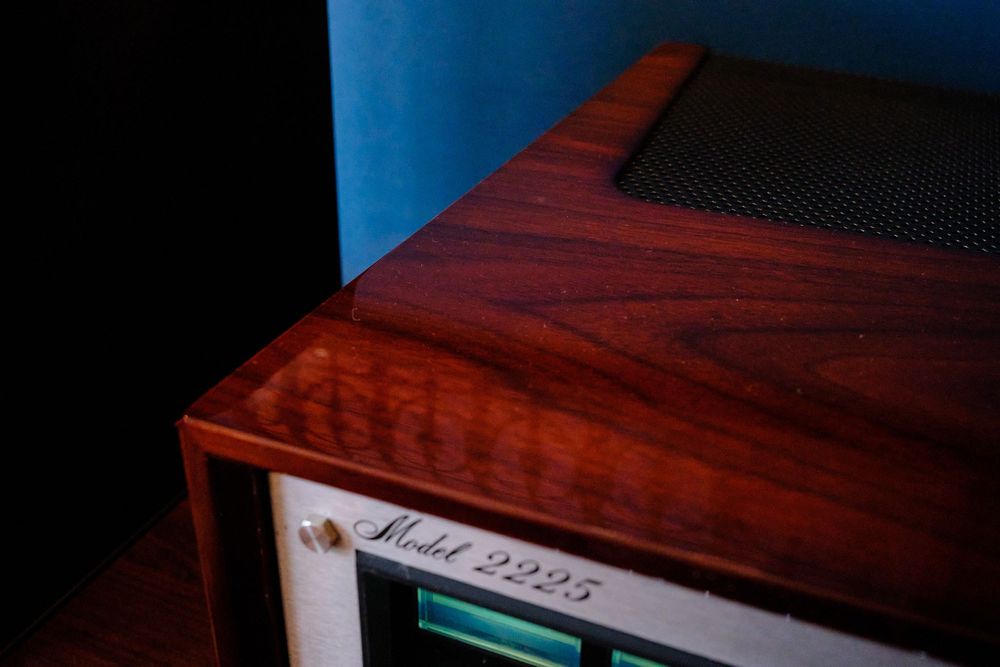 Marantz 2225 с дървена кутия WC-22, кафяв пиано лак, отлично състояние