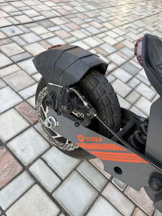Самокат yadea g10