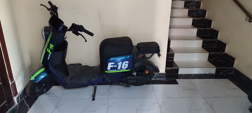 Срочно продаётся скутер озрок ишлатилган холати янги