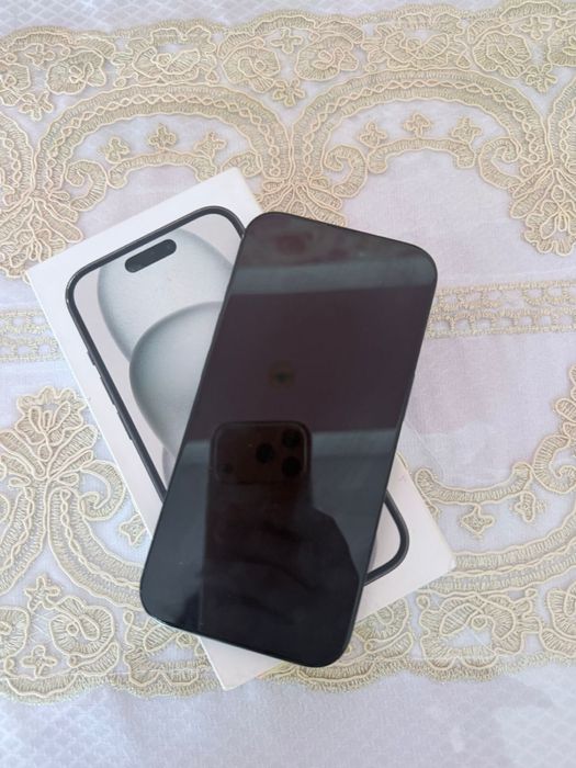 Продам Айфон 15 срочно