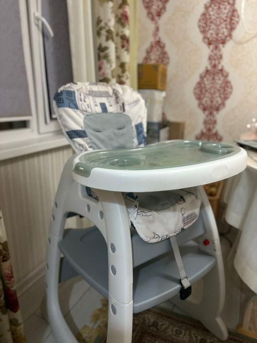 Детский стол в хорошем состояний