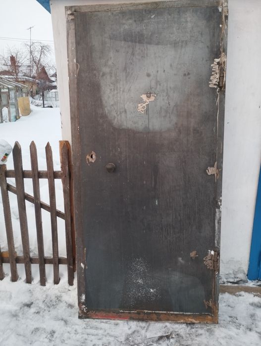 Дверь стандартная и верстак