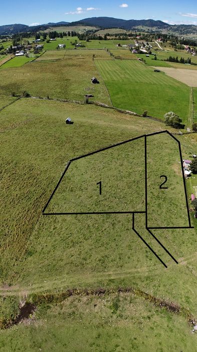 Teren la munte cu o suprafata totala de 2.000 mp, format din 2 PARCELE