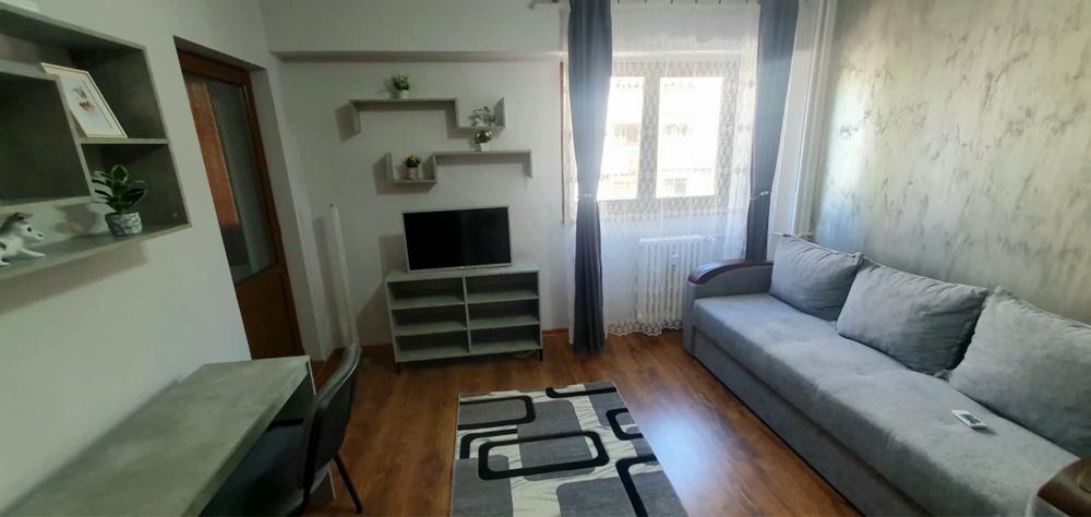 Inchiriez apartament cu o camera !
