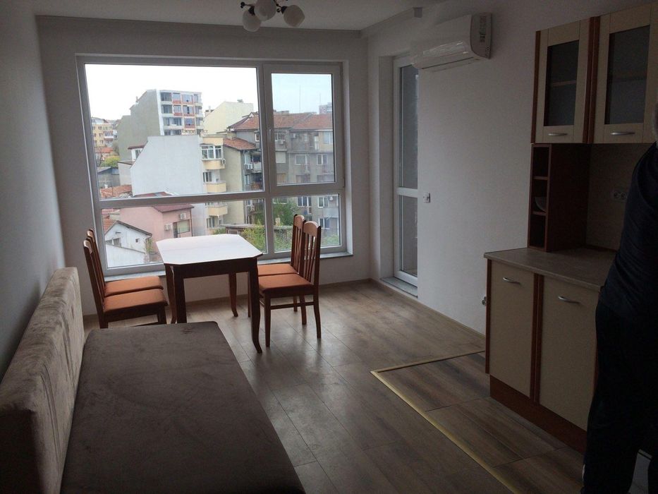 Дава се под наем Двустаен апартамент в Варна, Погреби - 55 кв.м за 400 € - Снимка #1