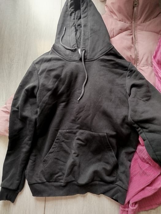 Отдам даром вещи на девочку 14-15 лет