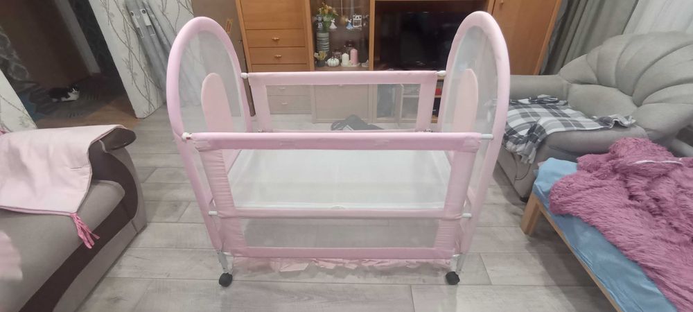 Кроватка детская для девочки
