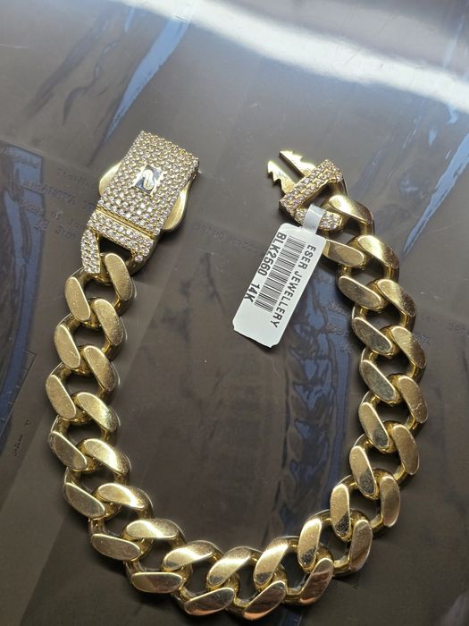 Золотой браслет.