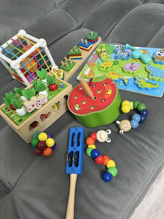 Продаю игрушки монтессори