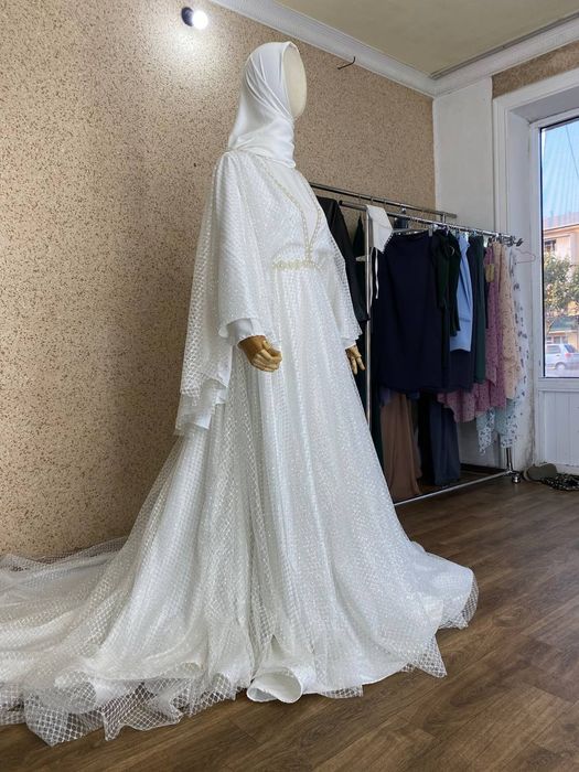 Yangi qulqopi ,sarisi ,rumoli ,yuzga niqobi kamplekt dastafkasi ichida