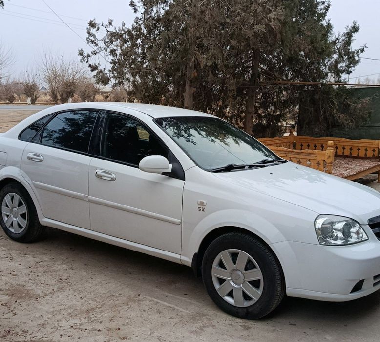 Автомобиль. Ласетти.