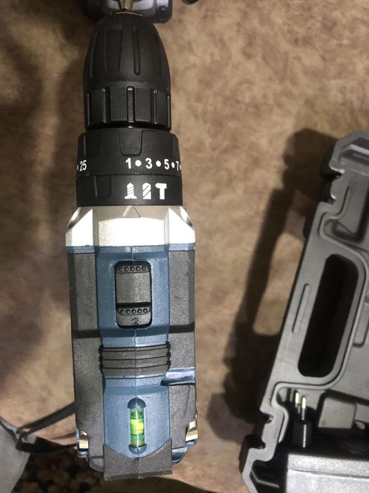 Шрупаверт дрель сотилади