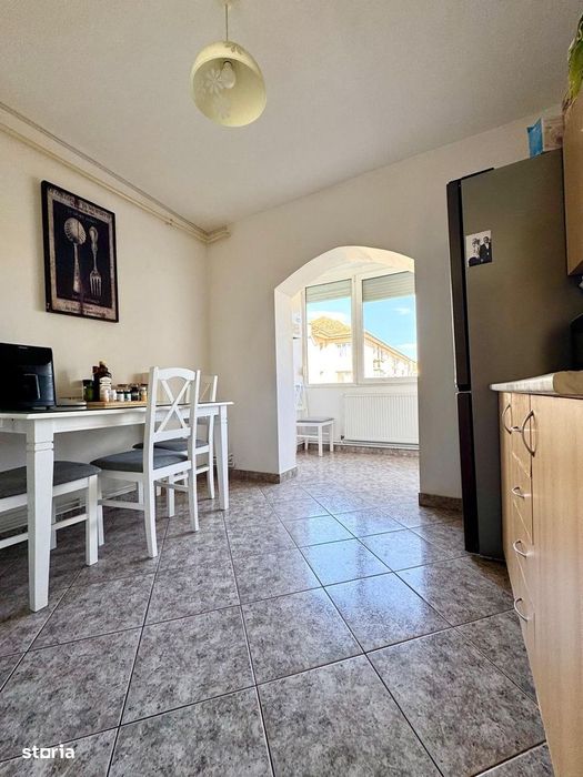 Girocului - 3 Camere - Decomandat - Etaj Intermediar - Centrala Propri