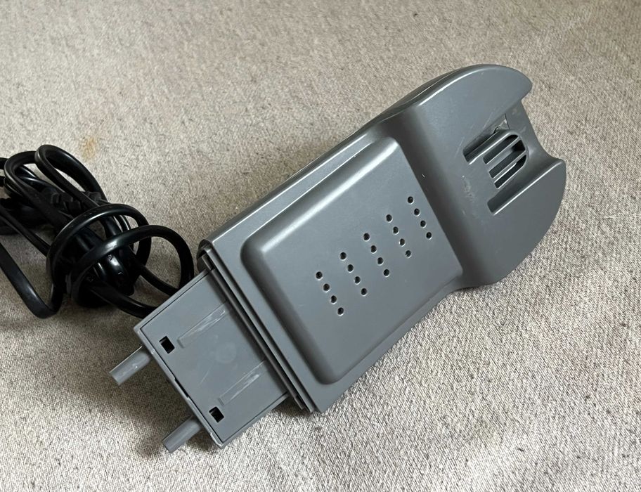Incarcator Vista 71746 pentru baterii 25.2V DC functional