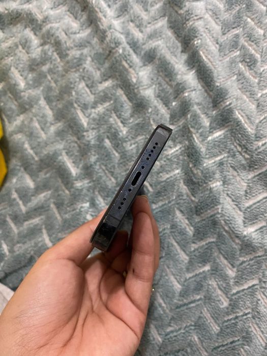 Iphone 12 pro    în stre buna