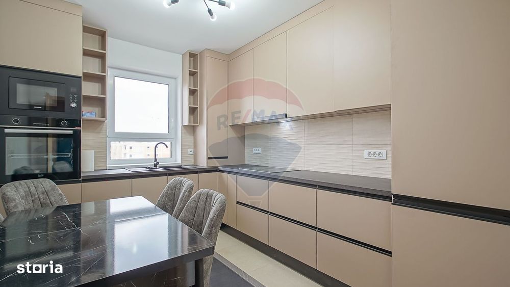 Apartament cu 3 camere, prima închiriere, în zona Tractorul