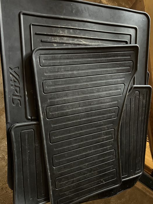 Set Covorase/presuri- toyota yaris originale