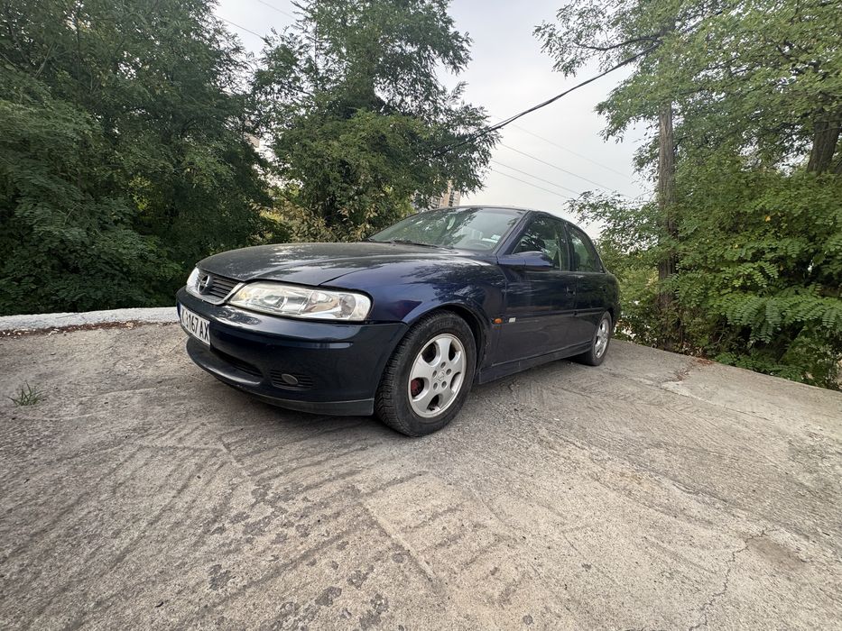 На части Opel Vectra B 1.8
