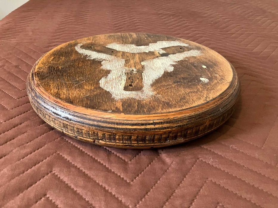 Дървена седалка от трикрако зъболекарско столче