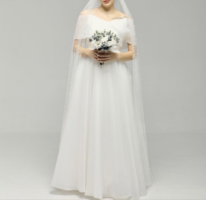 Свадебное платье, нежное и элегантное