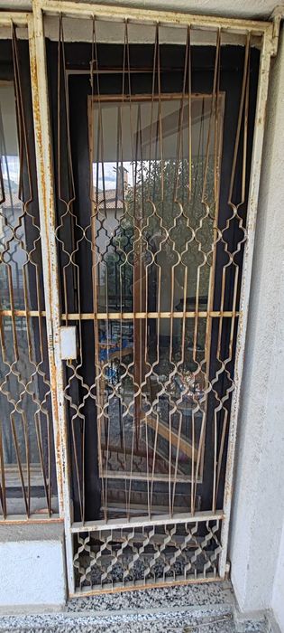 Продавам метални решетки