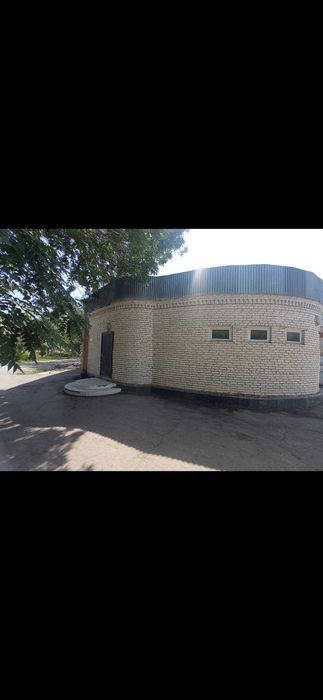 Нотурар бино Сотилади