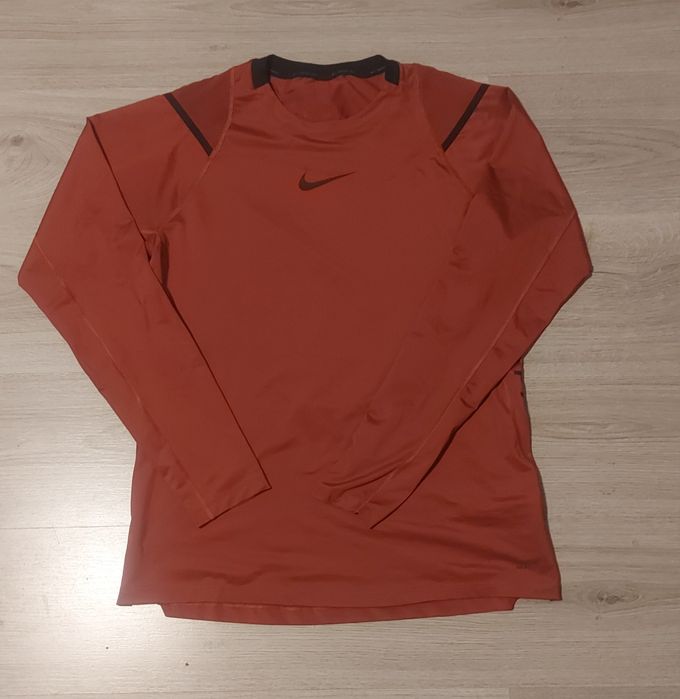 Nike pro aeroadapt блуза M размер