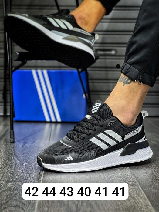 Adidași adidas model nou