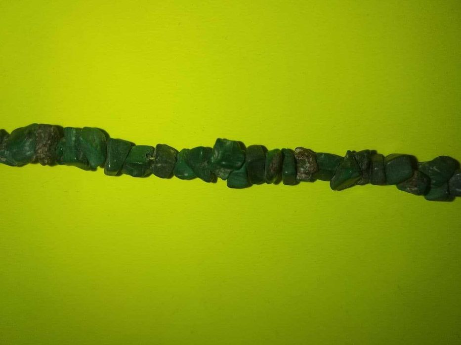 В подарок - бусы из камня МАЛАХИТ