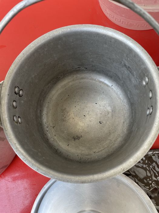 Продам кастрюлю и ведро аллюминивые ( ссср).