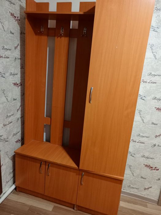 Прихожий шкаф   .