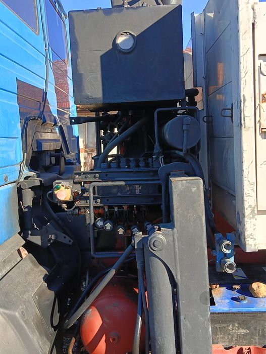 Продавам Автокран Атлас