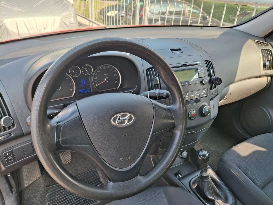 VAND HYUNDAI i30, EURO 4, benzina, an 2008, 1.4, stare f. buna, ITP 2027