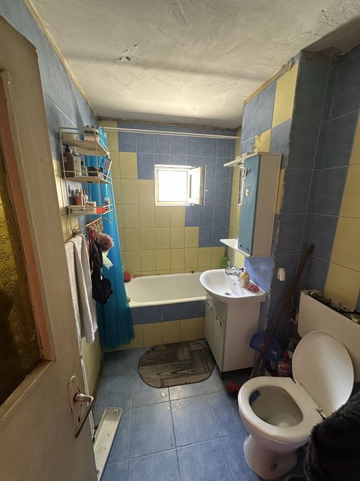 Apartament 3 camere, decomandat, et. 1, 80mp, zona centrala a orasului Beclean