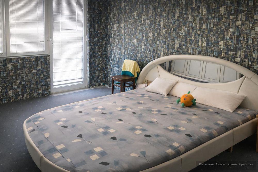 Четиристаен апартамент под наем в Център