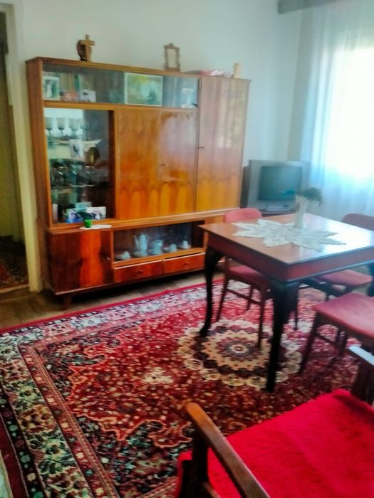 Vând apartament cu 2 camere – Roman, zona Piața Mică