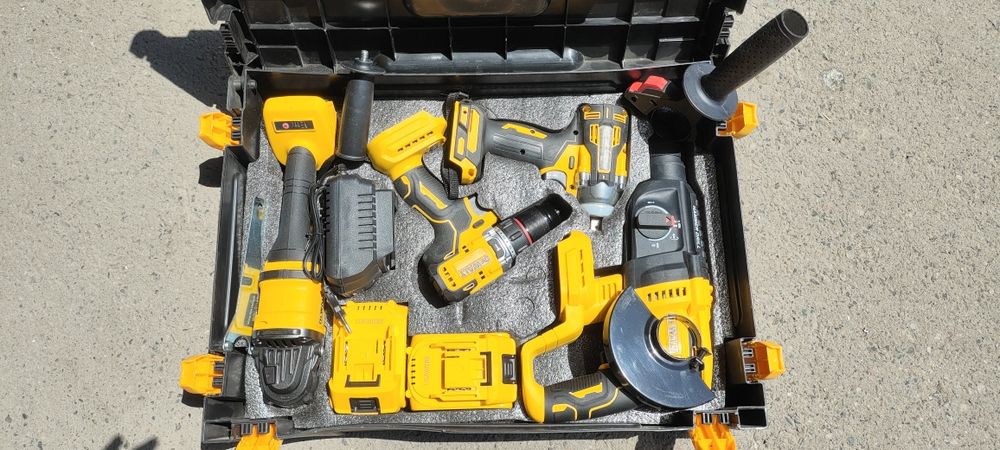 Набор инструментов DeWalt 4в1
