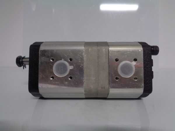 Pompa hidraulica dubla deutz 19 cc si 11cc sens rotatie stanga