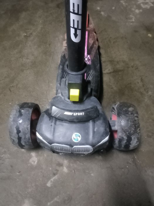Продам самокат детский