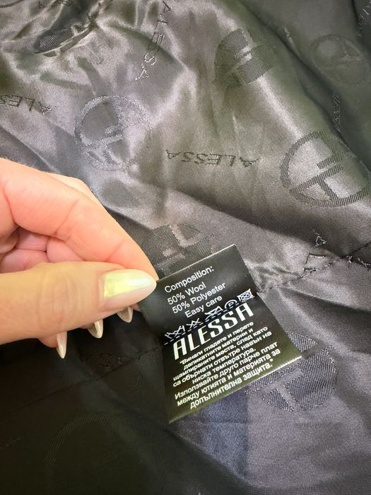 Палто и дънки Алеса