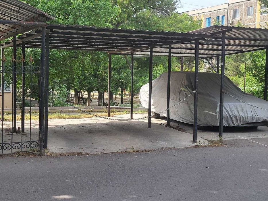 Сдаётся место для авто в аренду