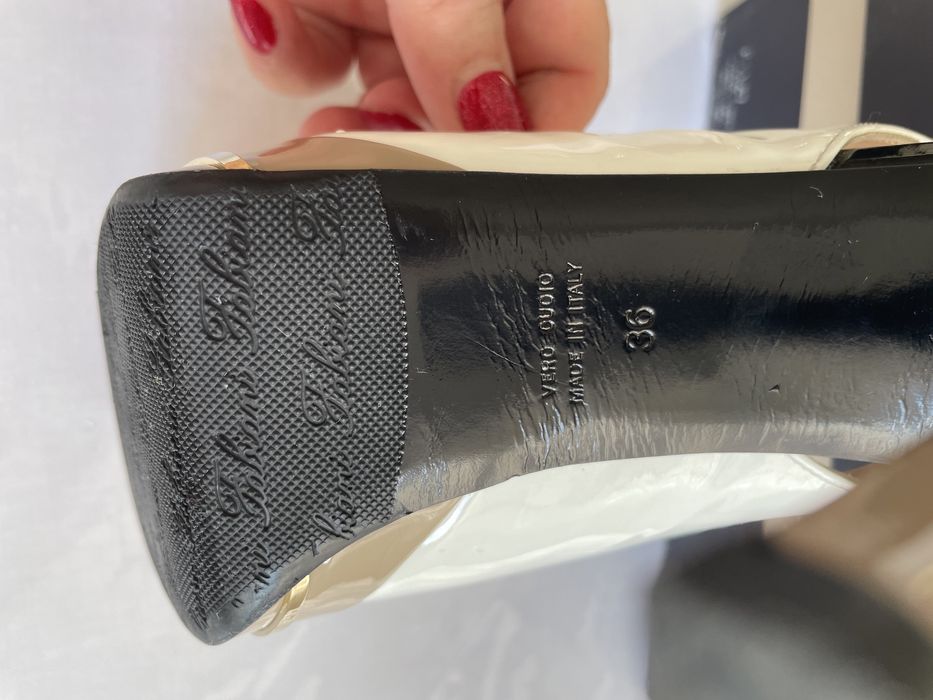 Босоножки женские