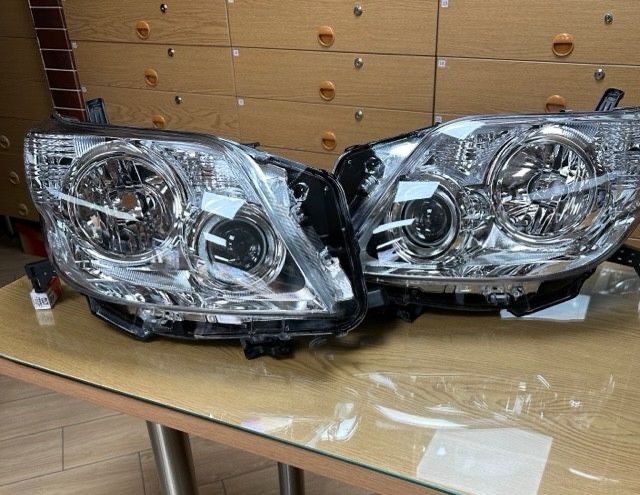 Фары на Land Cruiser Prado 150
