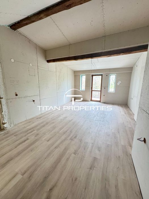 Етаж от къща за продажба в Център