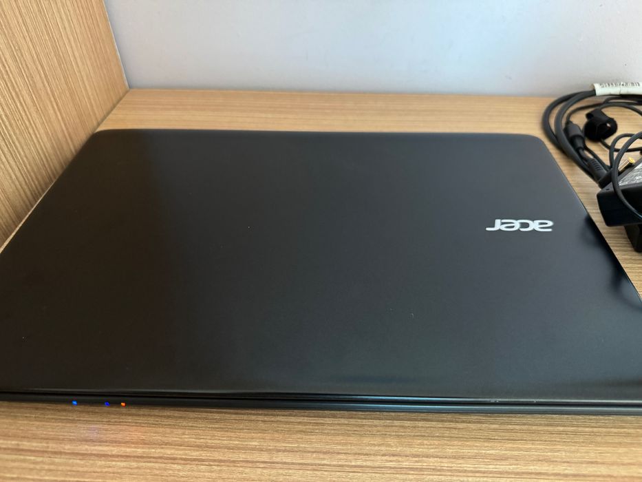 Лаптоп Acer Aspire E1-522